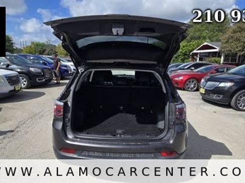 Used 2019 Jeep Compass Latitude FWD image 23