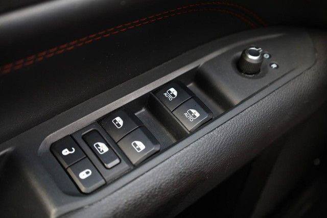 Used 2025 Jeep Compass Trailhawk AWD/4WD image 17