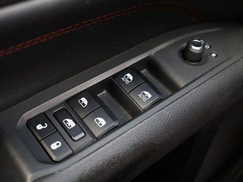 Used 2025 Jeep Compass Trailhawk AWD/4WD image 17