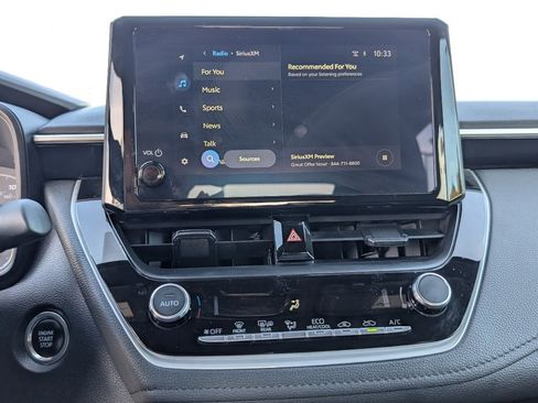 Used 2025 Toyota Corolla SE image 17