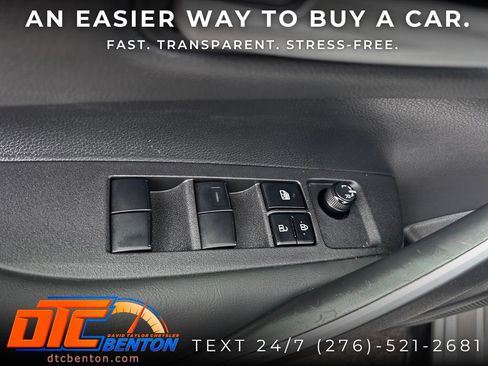 Used 2024 Toyota Corolla SE FWD image 12