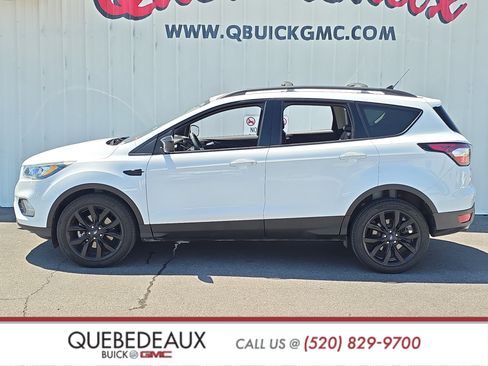 Used 2018 Ford Escape SE w/ SE Sport Appearance Package AWD/4WD image 4