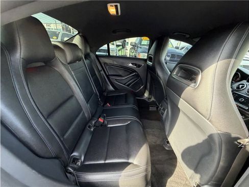 Used 2018 Mercedes-Benz CLA 250 image 27