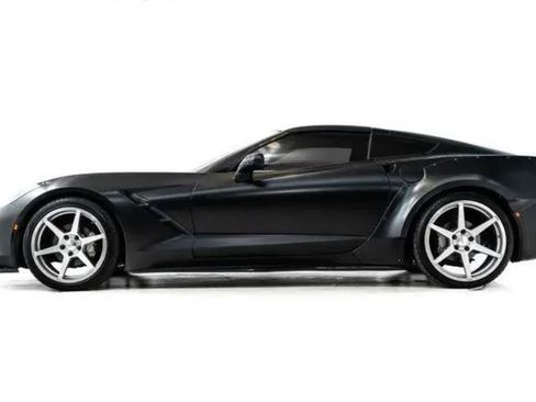 Used 2014 Chevrolet Corvette Stingray Coupe RWD image 2