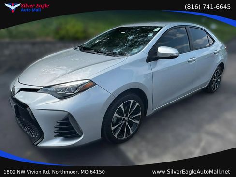 Used 2017 Toyota Corolla SE FWD image 2