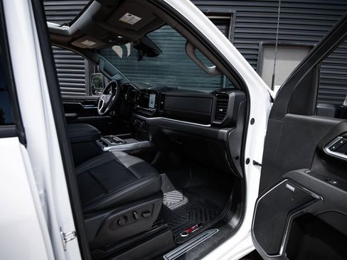 Used 2025 Chevrolet Silverado 2500 LTZ w/ LTZ Plus Package AWD/4WD image 27