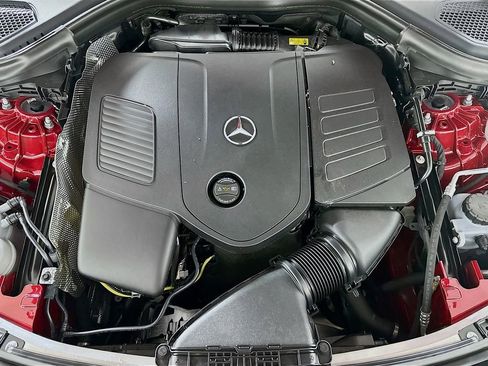 Used 2025 Mercedes-Benz GLC 300 4MATIC image 31
