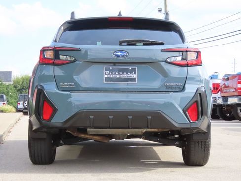 Used 2024 Subaru Crosstrek 2.0i Premium AWD/4WD image 12
