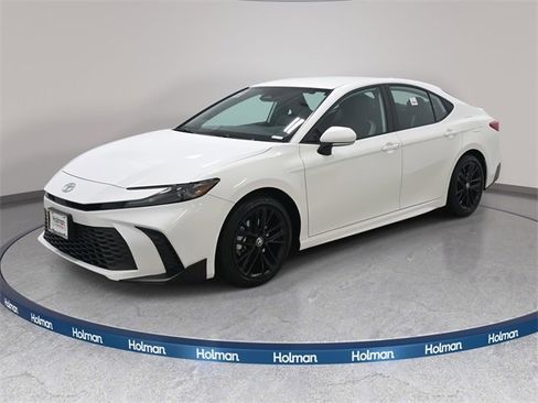 Certified 2025 Toyota Camry SE image 2