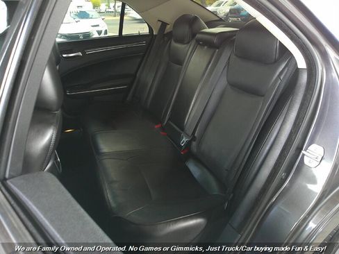 Used 2019 Chrysler 300 Limited image 21