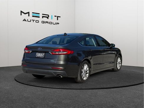Used 2020 Ford Fusion SE FWD image 9