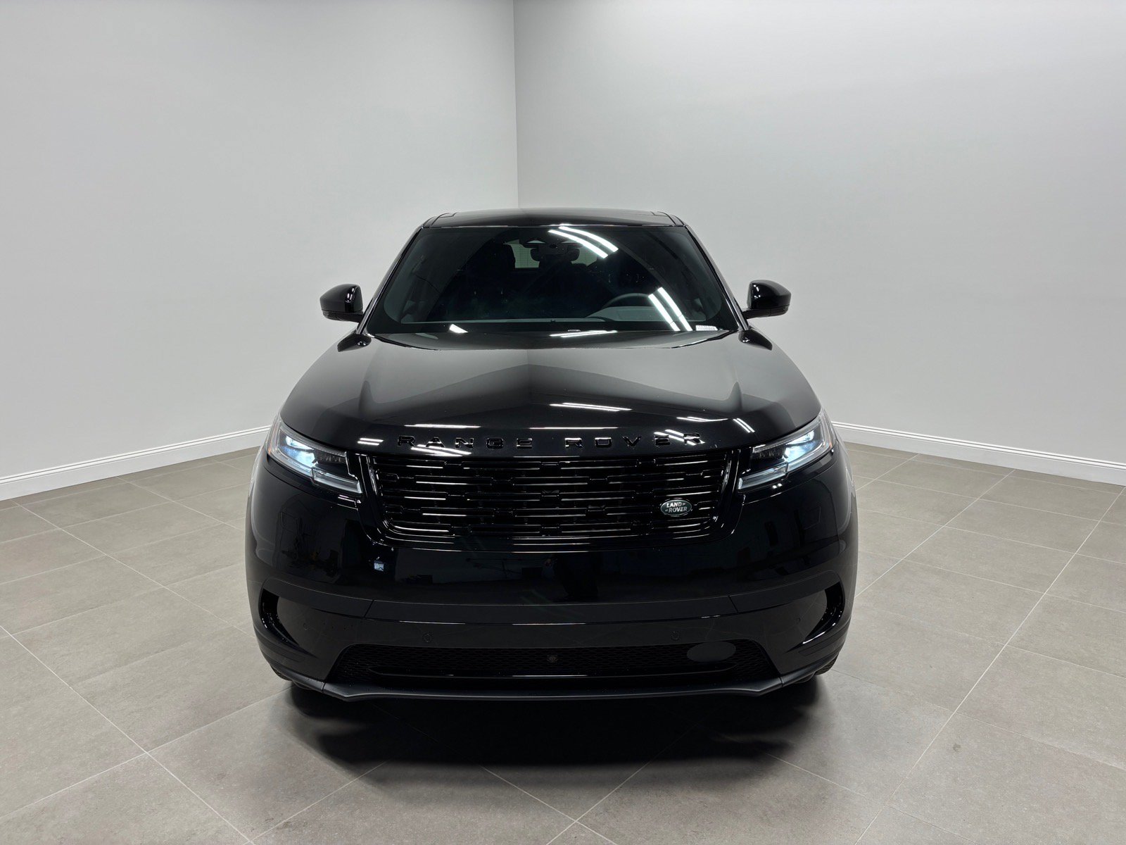 New 2026 Land Rover Range Rover Velar S AWD/4WD image 3