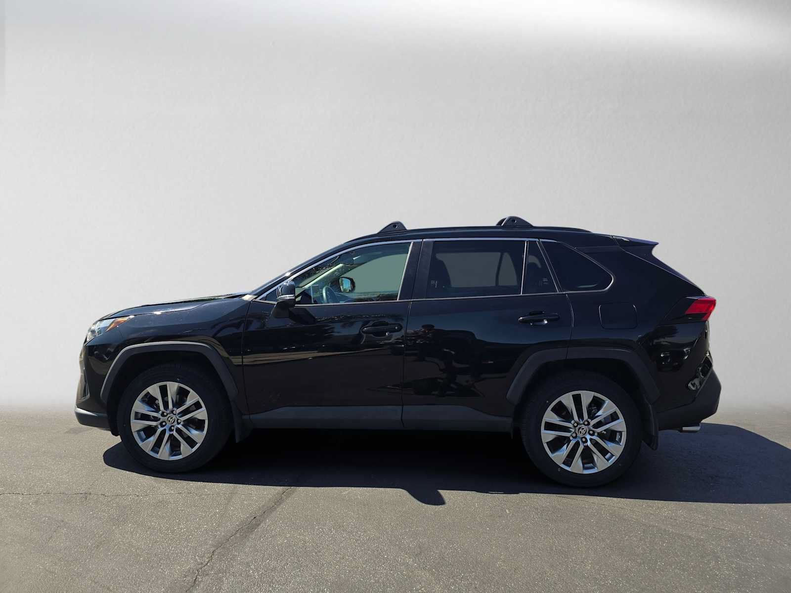 Certified 2024 Toyota RAV4 XLE Premium AWD/4WD image 6