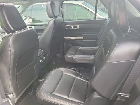 Used 2021 Ford Explorer XLT w/ Equipment Group 202A RWD image 33