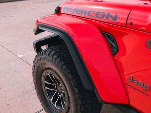 Used 2025 Jeep Wrangler Unlimited Rubicon image 10