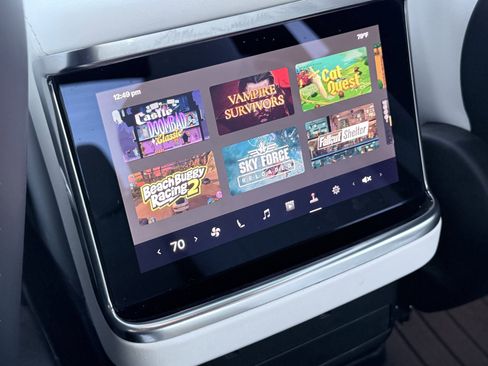 Used 2022 Tesla Model X image 55