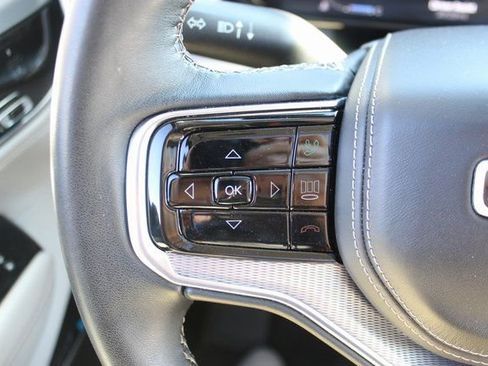 Used 2023 Jeep Grand Wagoneer L Series II w/ Premium Group II image 15