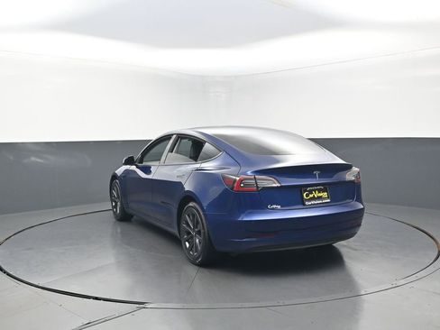 Used 2022 Tesla Model 3 Standard Range RWD image 9