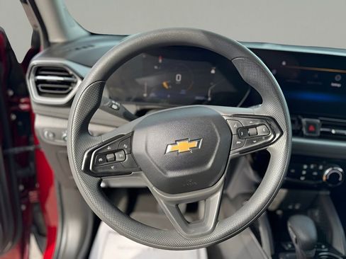 Used 2025 Chevrolet TrailBlazer LT image 16