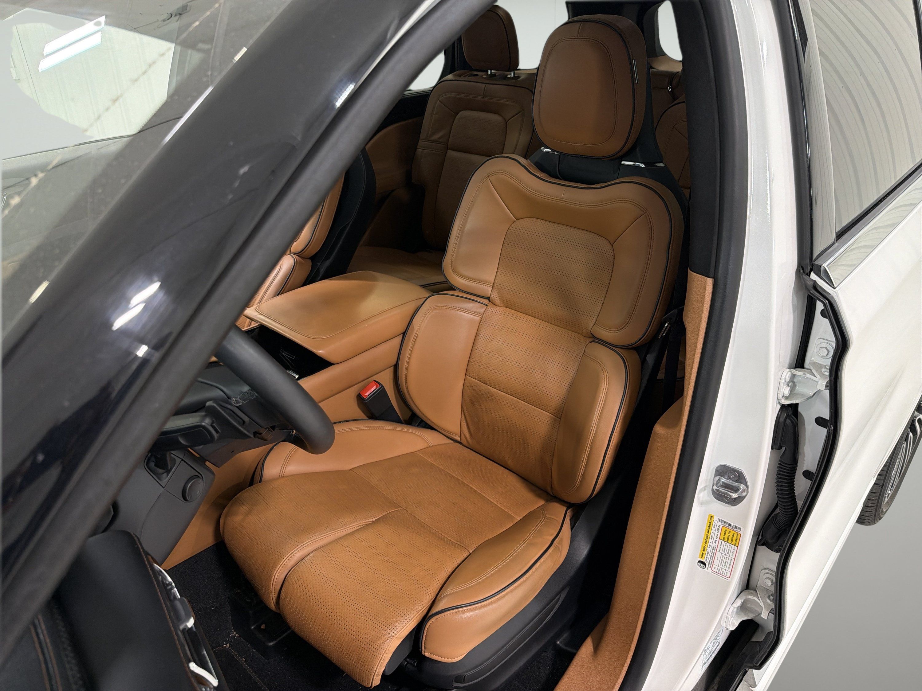 Used 2023 Lincoln Aviator Black Label w/ Dynamic Handling Package AWD/4WD image 10