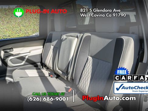 Used 2024 Nissan Titan SV w/ SV Convenience Package image 11