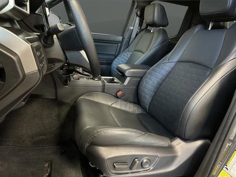 Used 2024 Toyota Tacoma TRD Sport w/ TRD Sport Premium Package image 4