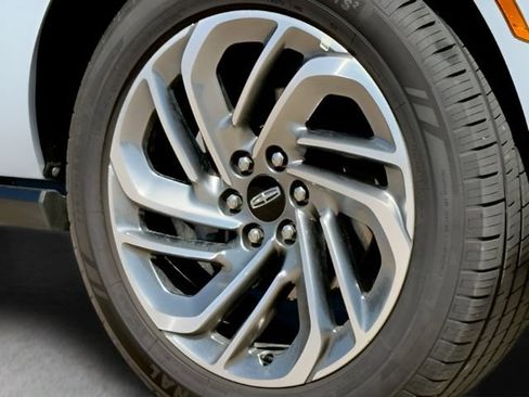Used 2025 Lincoln Navigator Reserve AWD/4WD image 13