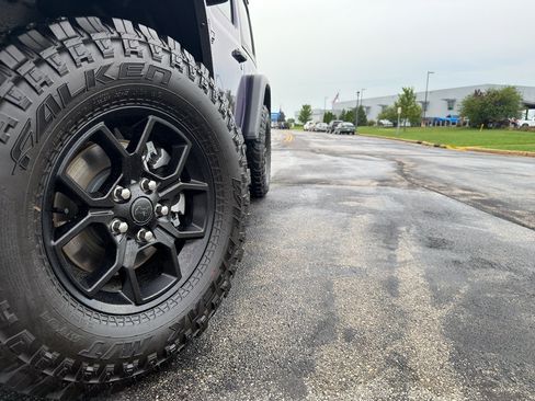 Used 2026 Jeep Wrangler Sport AWD/4WD image 9