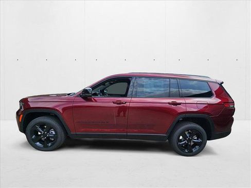 New 2025 Jeep Grand Cherokee L Altitude image 5