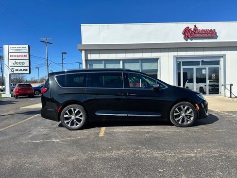 Used 2018 Chrysler Pacifica Limited w/ Tire & Wheel Group image 8