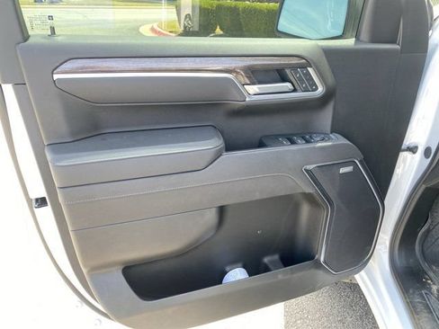 Used 2025 Chevrolet Silverado 1500 LTZ AWD/4WD image 16