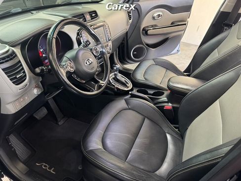 Used 2016 Kia Soul + w/ Primo Package FWD image 19