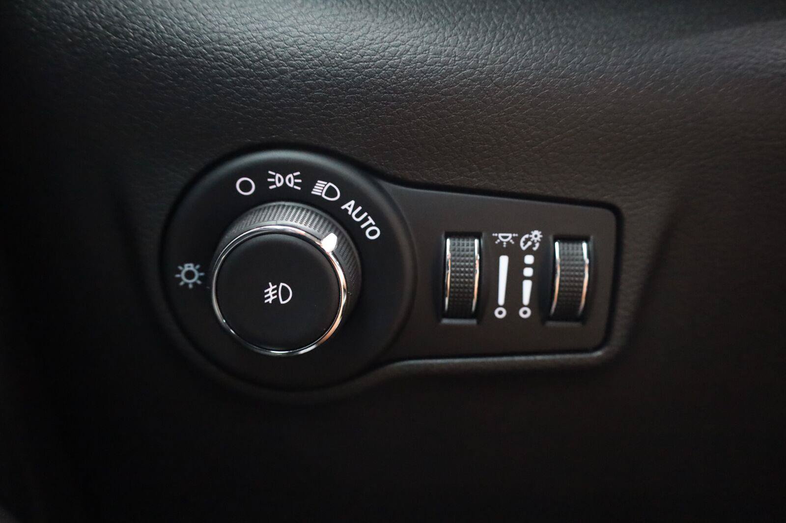 Used 2023 Jeep Compass High Altitude AWD/4WD image 37