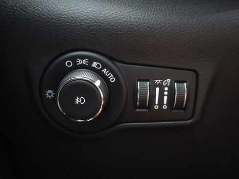 Used 2023 Jeep Compass High Altitude AWD/4WD image 37