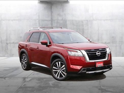 Certified 2024 Nissan Pathfinder Platinum w/ Cargo Package image 2