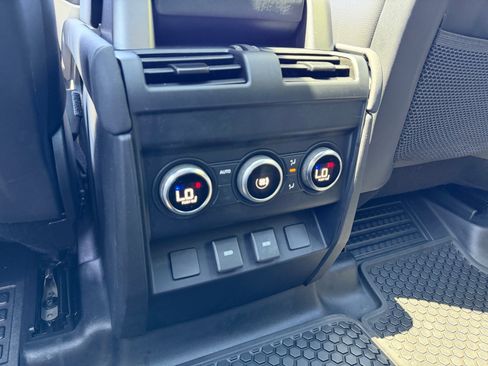 Used 2023 Land Rover Defender 110 SE AWD/4WD image 18
