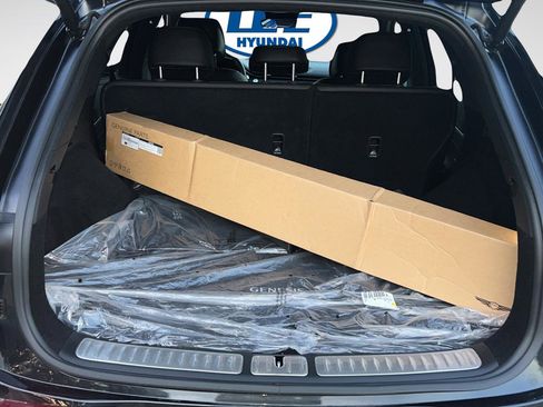 Used 2025 Genesis GV70 3.5T Sport w/ Sport Advanced Package image 17