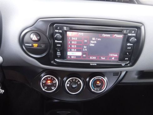 Used 2015 Toyota Yaris L FWD image 35