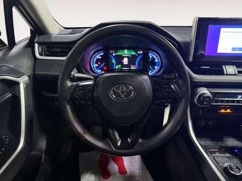 Used 2024 Toyota RAV4 LE AWD/4WD image 19