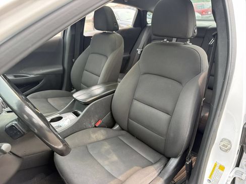Used 2020 Chevrolet Malibu LT FWD image 19