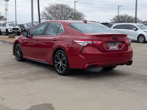 Used 2020 Toyota Camry SE w/ Convenience Package image 9
