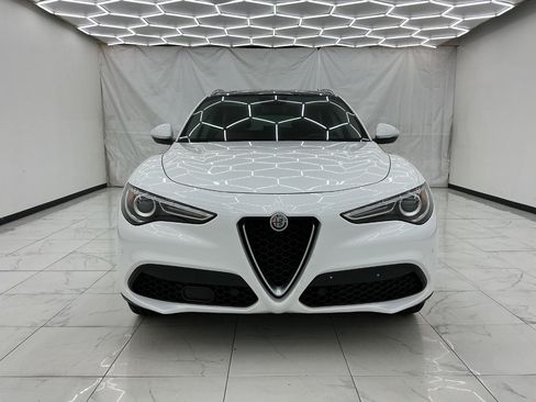 Used 2018 Alfa Romeo Stelvio AWD image 5