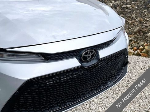 Used 2021 Toyota Corolla LE FWD image 22