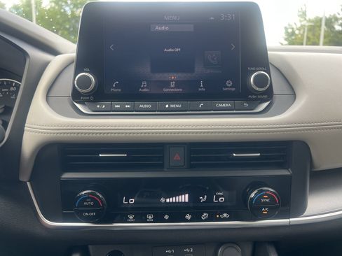 Certified 2025 Nissan Rogue SV AWD/4WD image 5