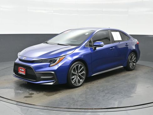 Used 2022 Toyota Corolla SE image 2