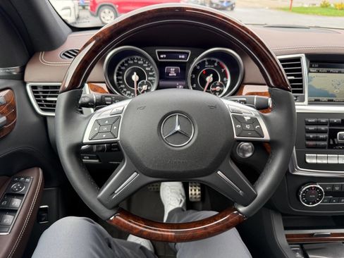 Used 2014 Mercedes-Benz ML 63 AMG 4MATIC image 26