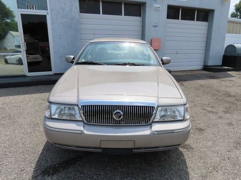 Used 2005 Mercury Grand Marquis LS RWD image 2