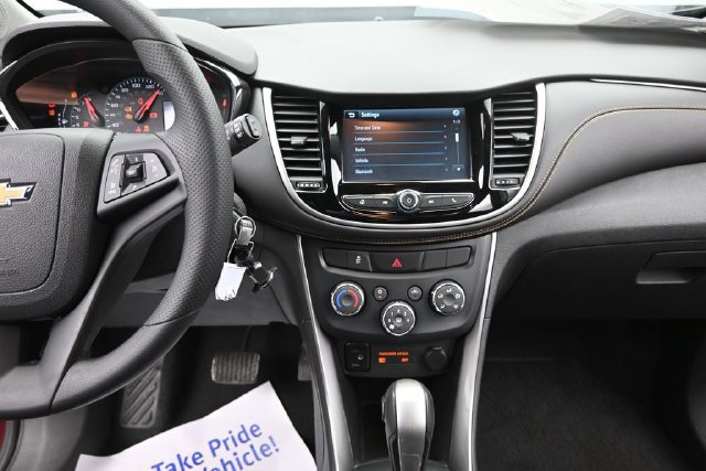 Used 2017 Chevrolet Trax LT AWD/4WD image 21