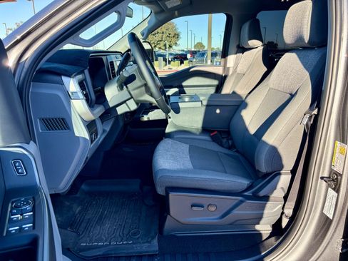 Used 2025 Ford F250 XLT w/ FX4 Off-Road Package image 14
