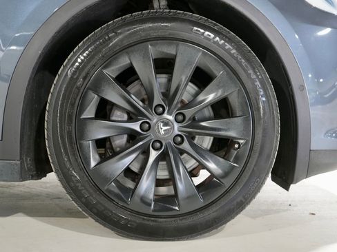 Used 2018 Tesla Model X 75D image 35